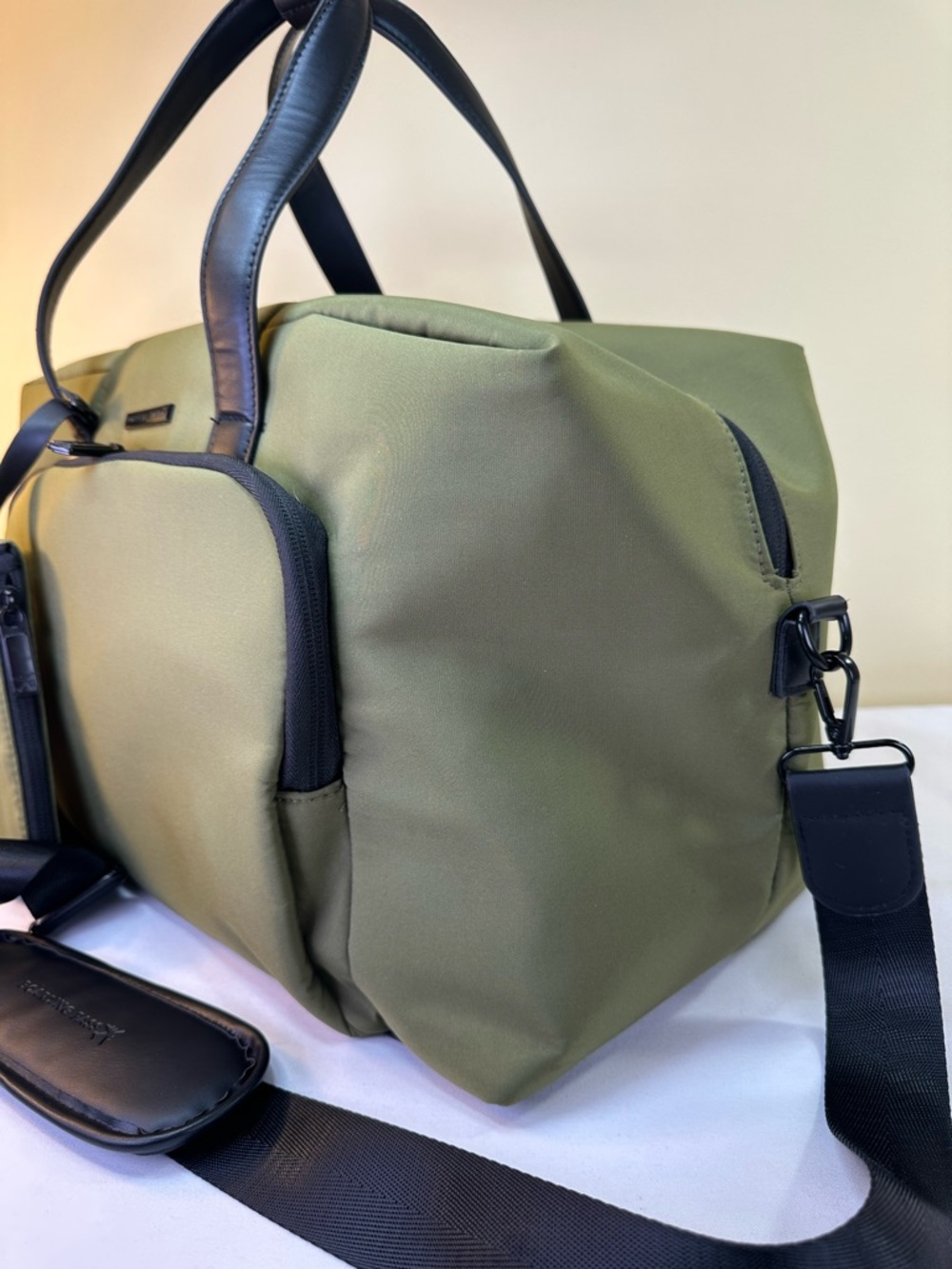 Boarding Pass Expedition High Density Sport Nylon Weekender Olive Laptop Ready - Picture 4 of 13